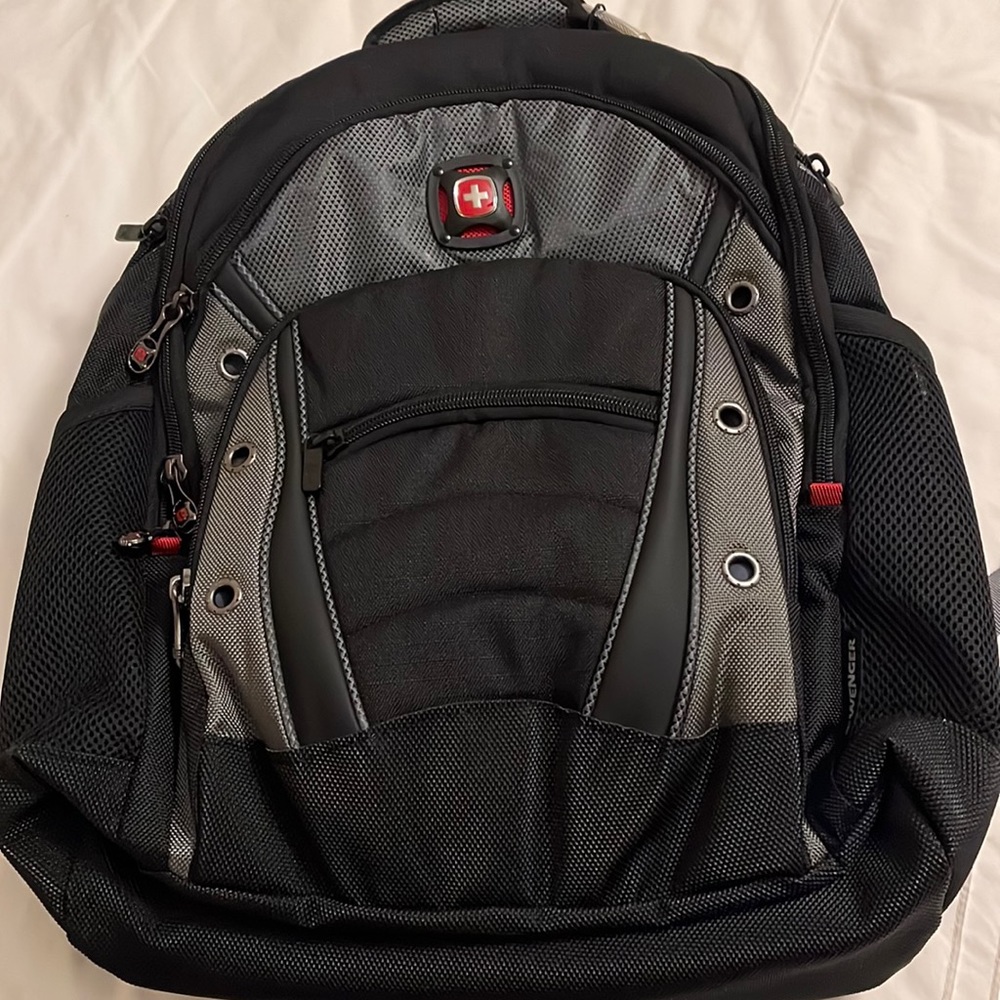 Synergy Wenger laptop backpack
